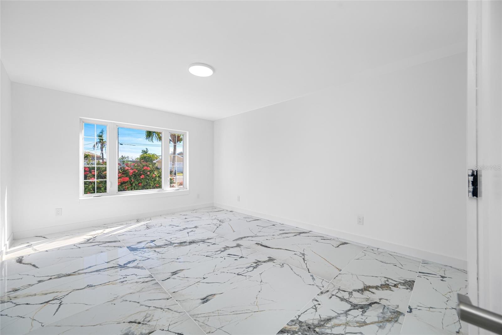 Image 35 of 60 For 600 115th Avenue