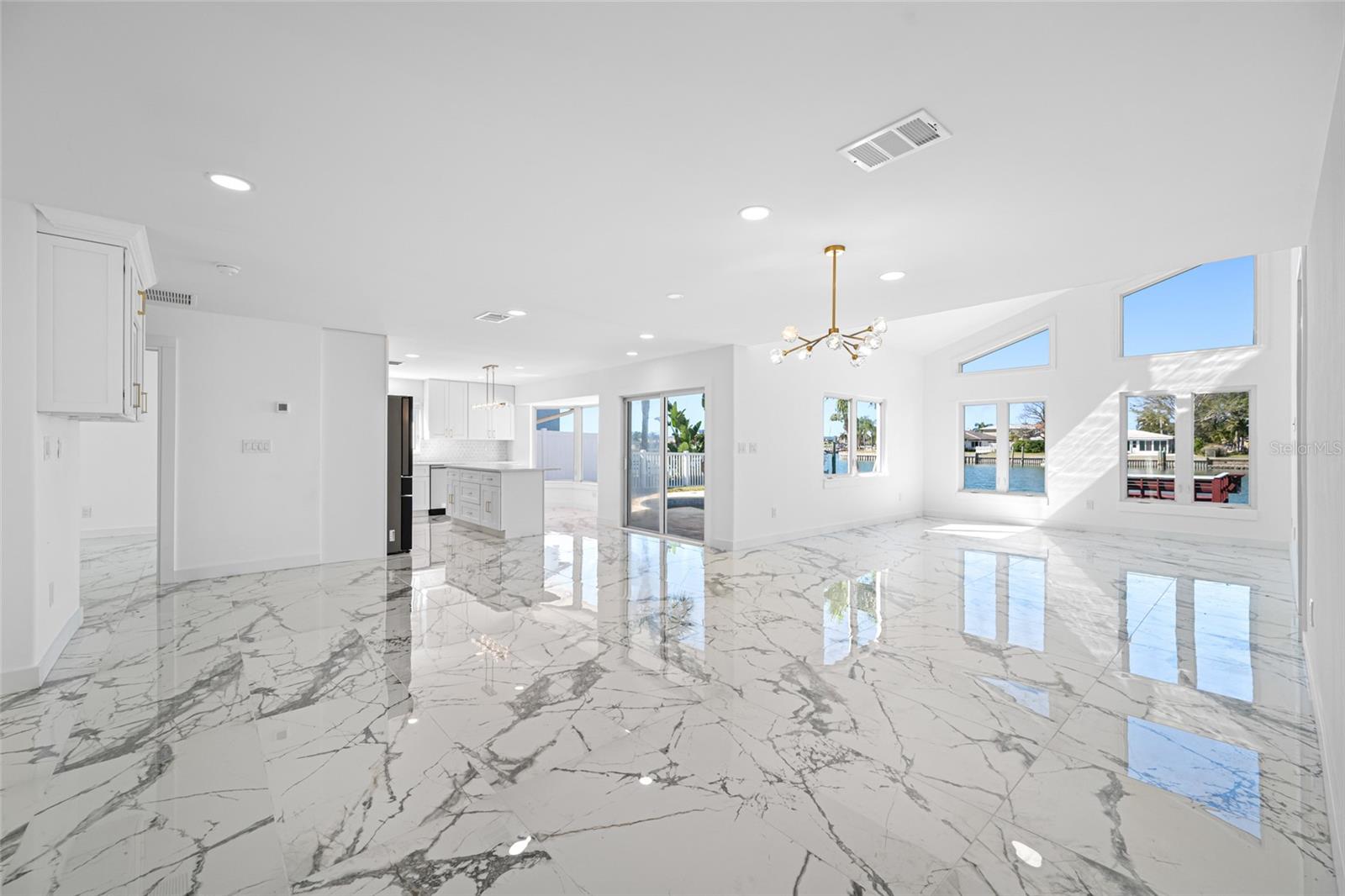 Image 8 of 60 For 600 115th Avenue