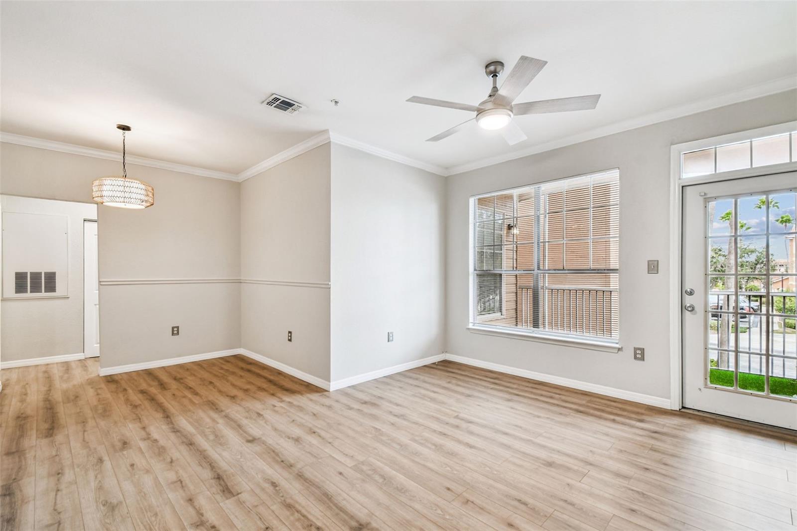 Image 14 of 57 For 5000 Culbreath Key Way 1-215