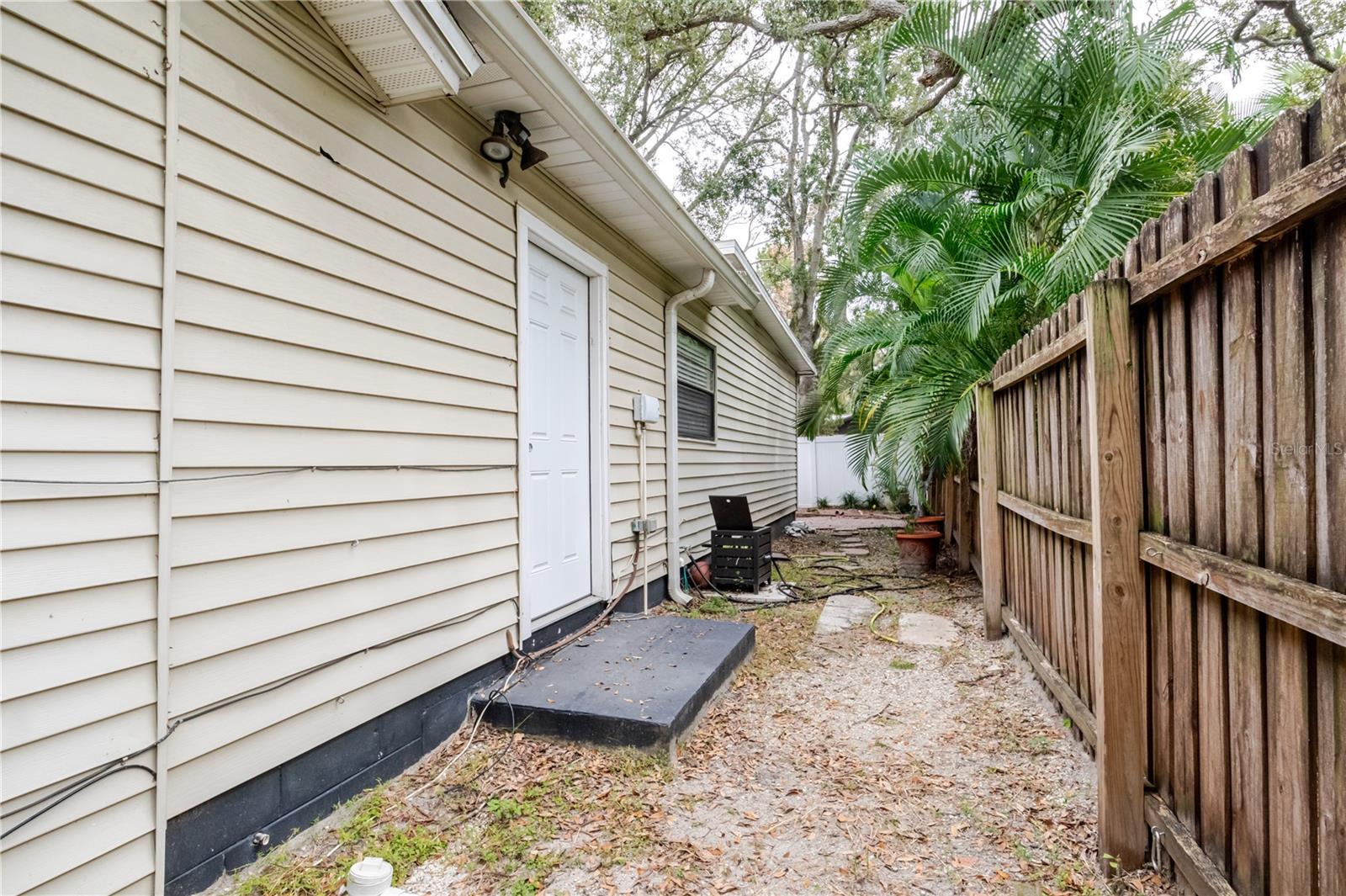 Image 10 of 22 For 2118 Venus Street