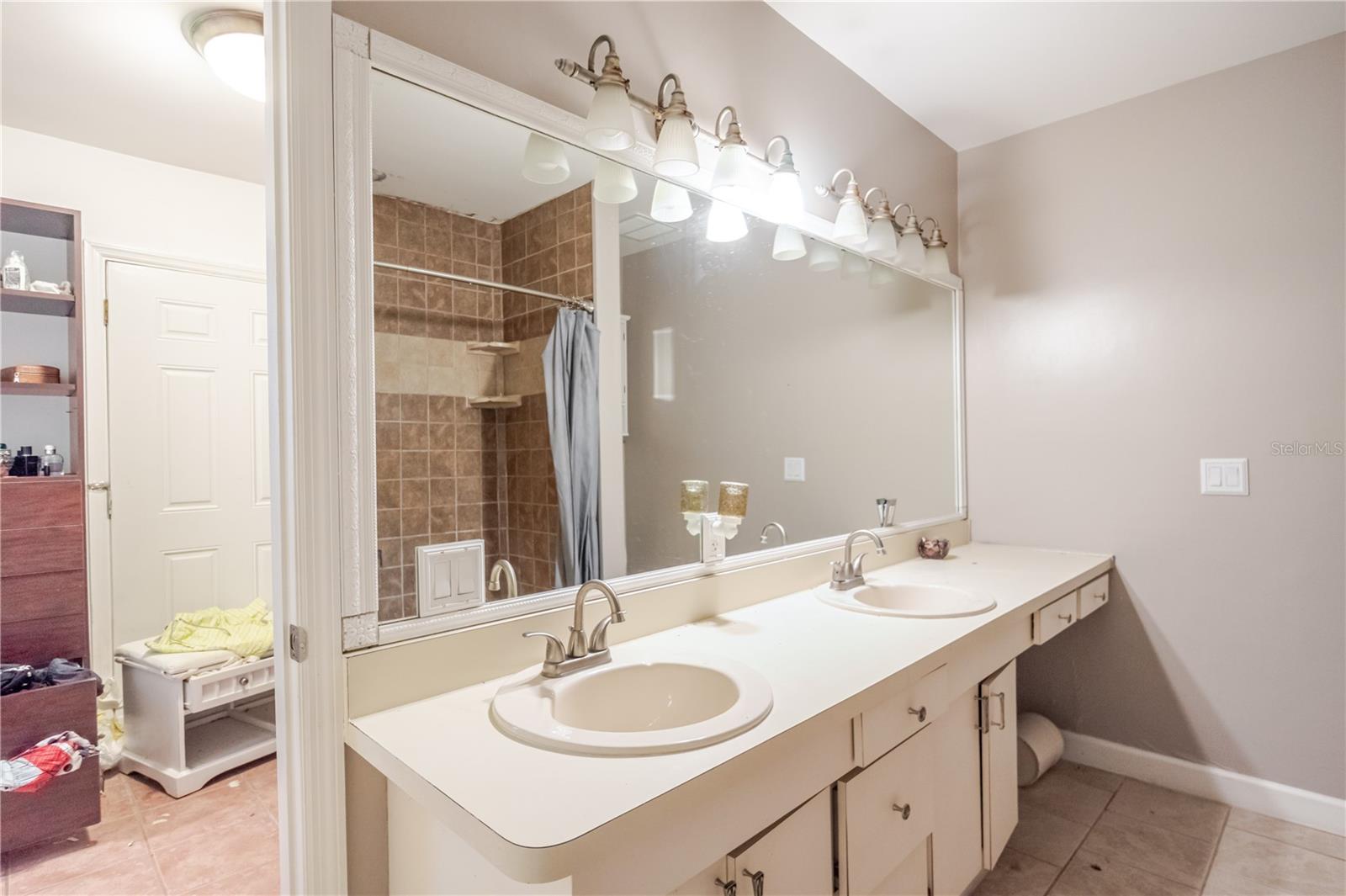 Image 21 of 22 For 2118 Venus Street