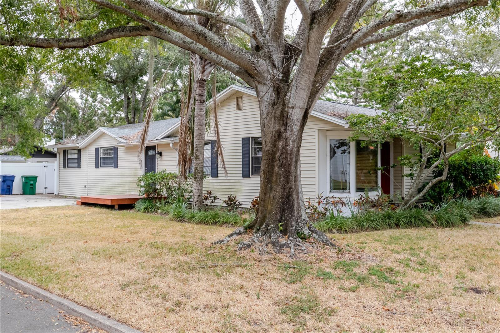 Image 8 of 22 For 2118 Venus Street