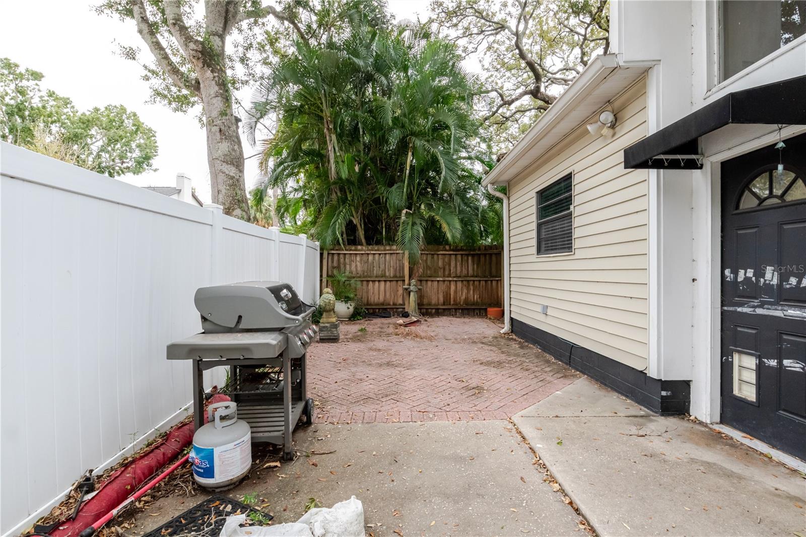 Image 9 of 22 For 2118 Venus Street