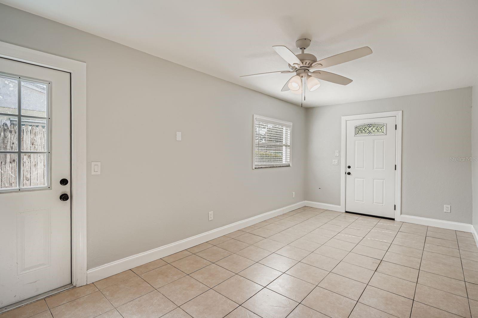 Image 7 of 29 For 13625 120th Street