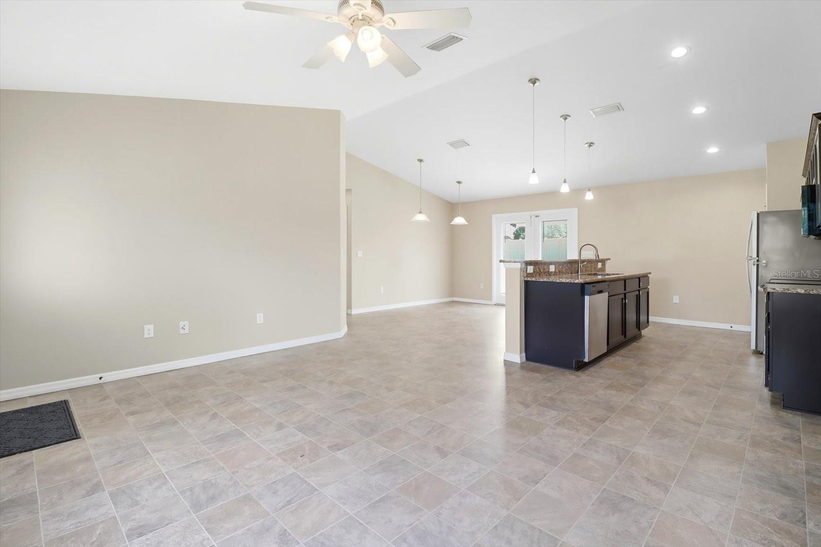 Image 10 of 44 For 1 Pecan Course Circle