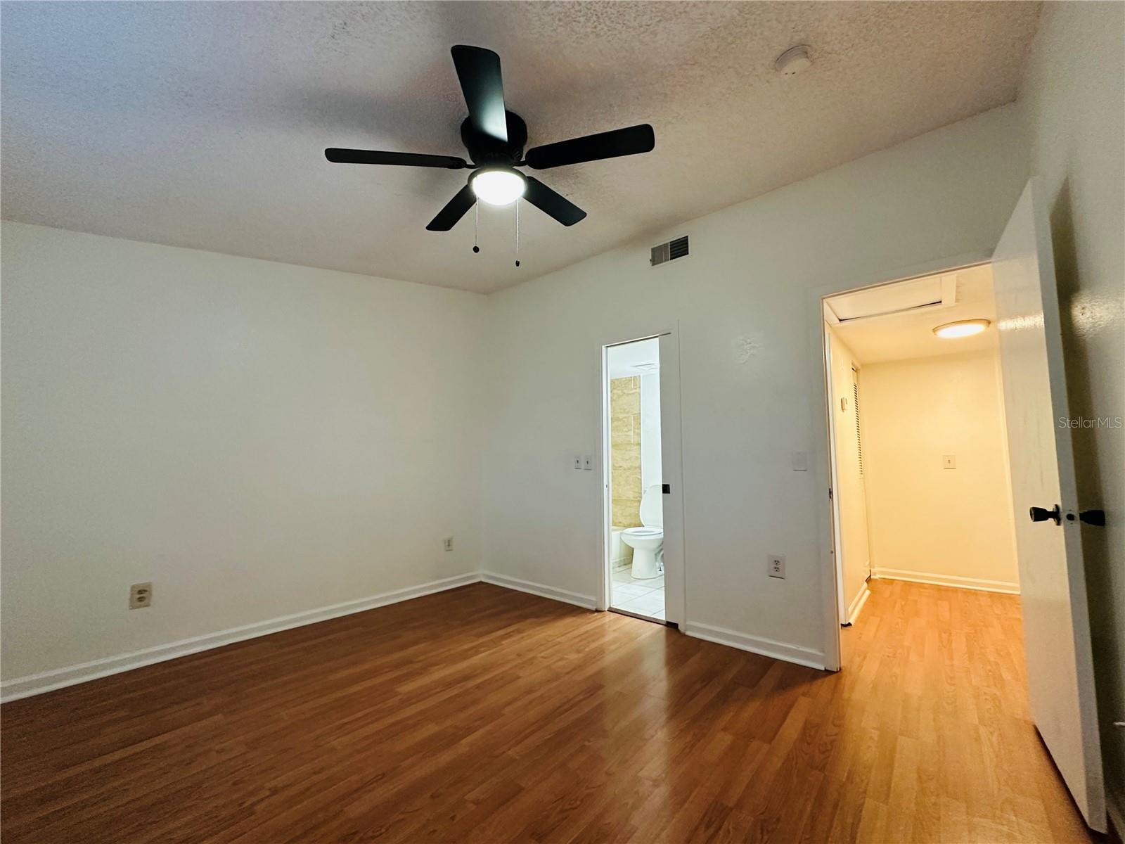 Image 19 of 34 For 4010 Pine Limb Court