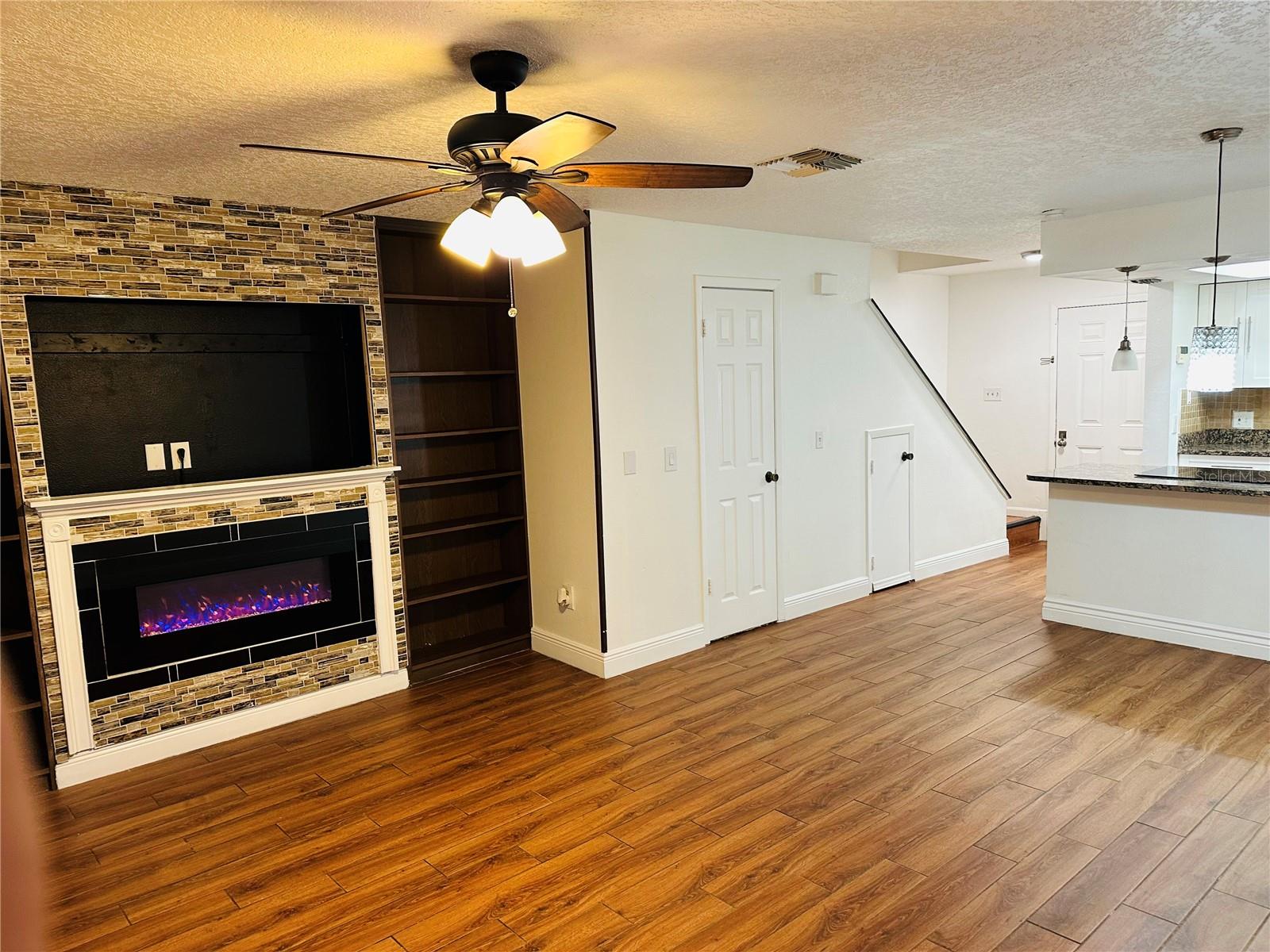 Image 7 of 34 For 4010 Pine Limb Court