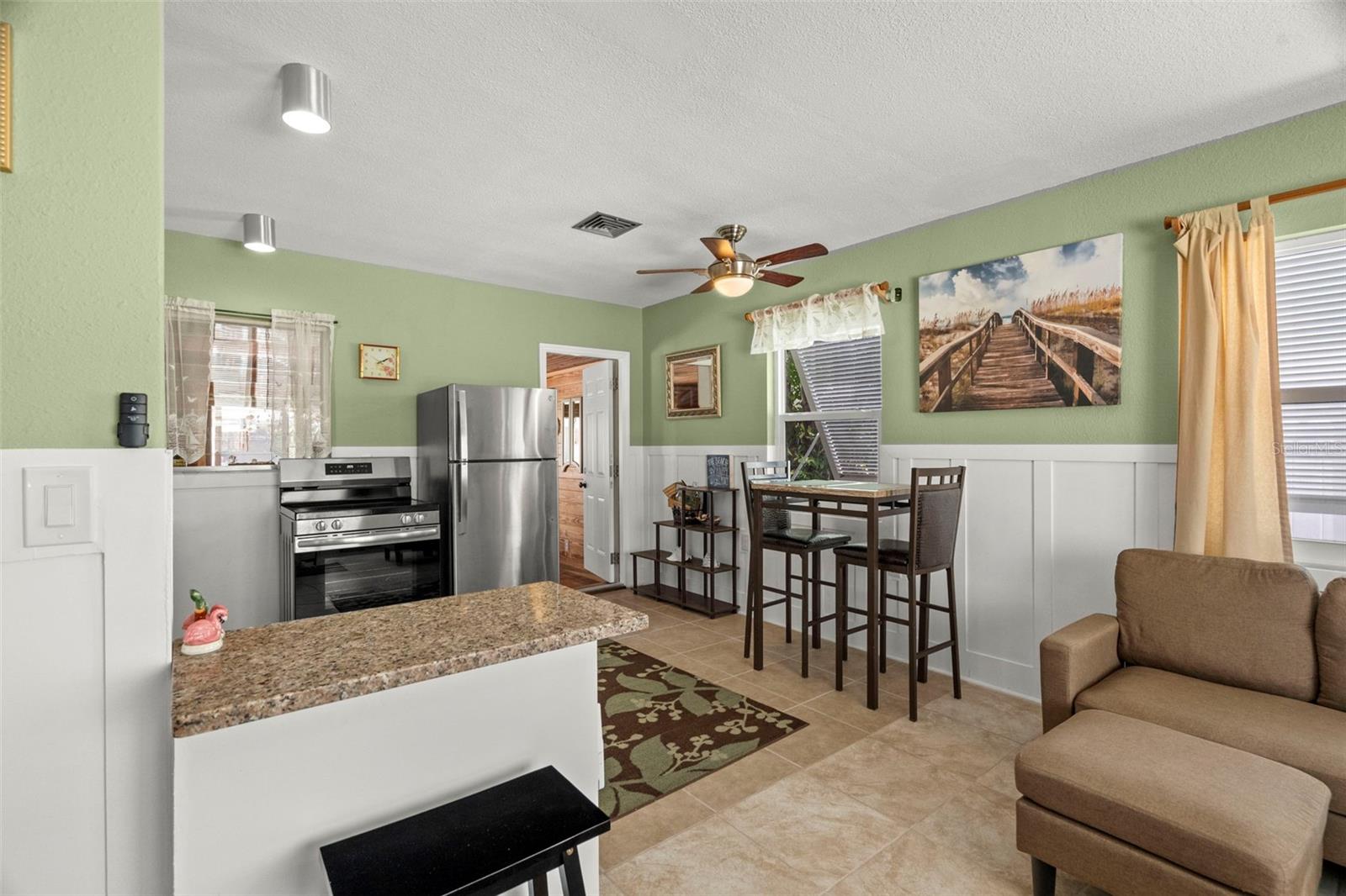 Image 10 of 30 For 46 Kipling Plaza