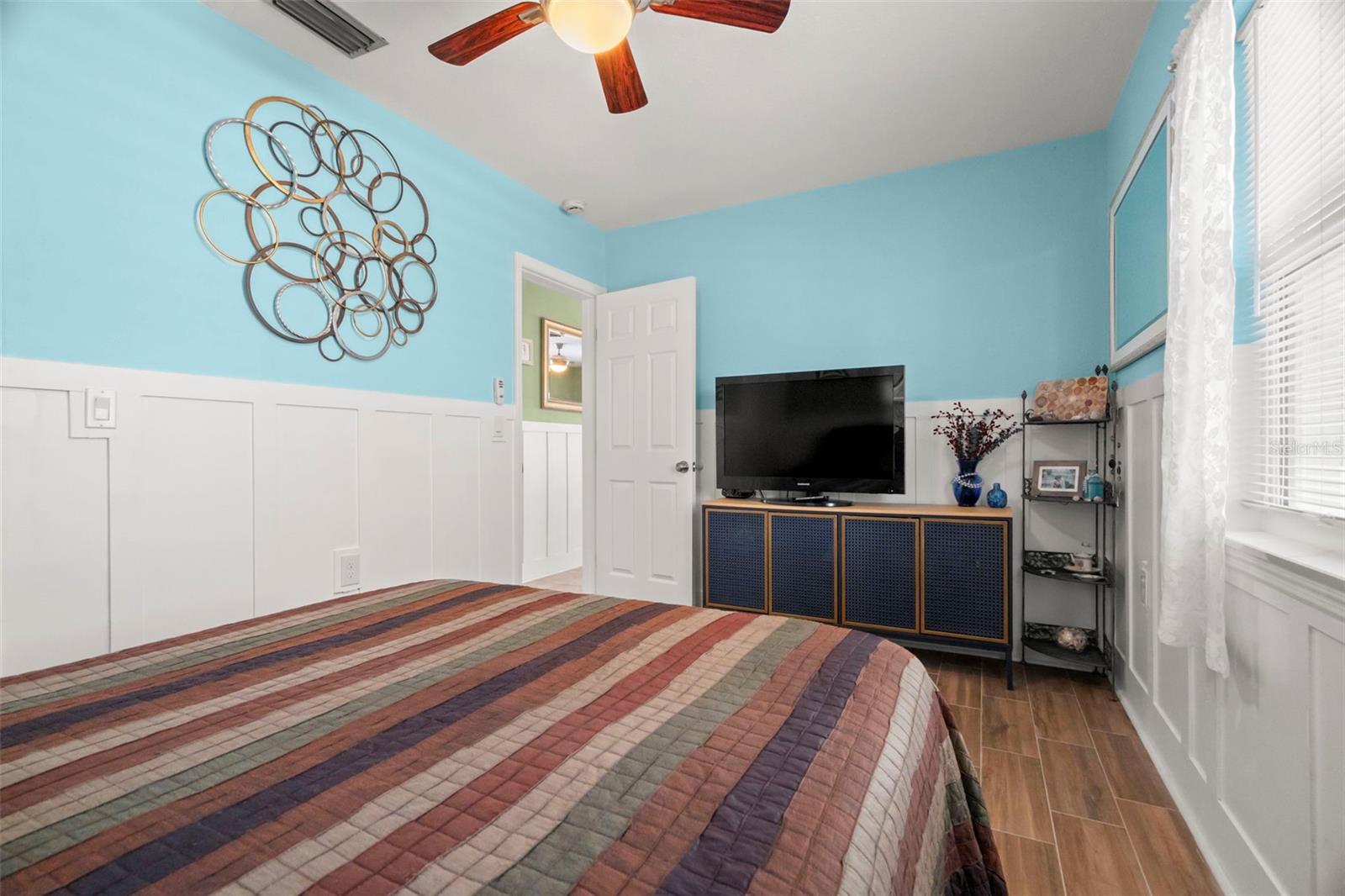 Image 13 of 30 For 46 Kipling Plaza