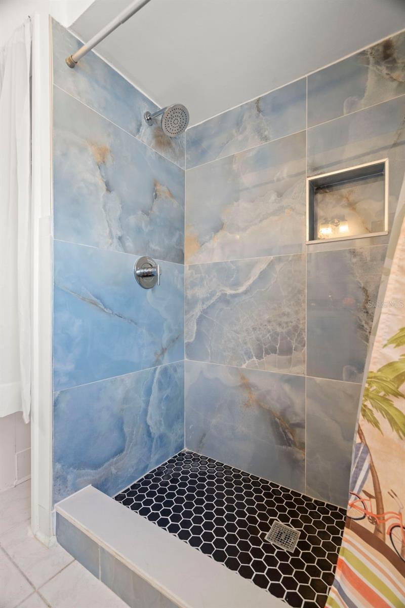 Image 17 of 30 For 46 Kipling Plaza