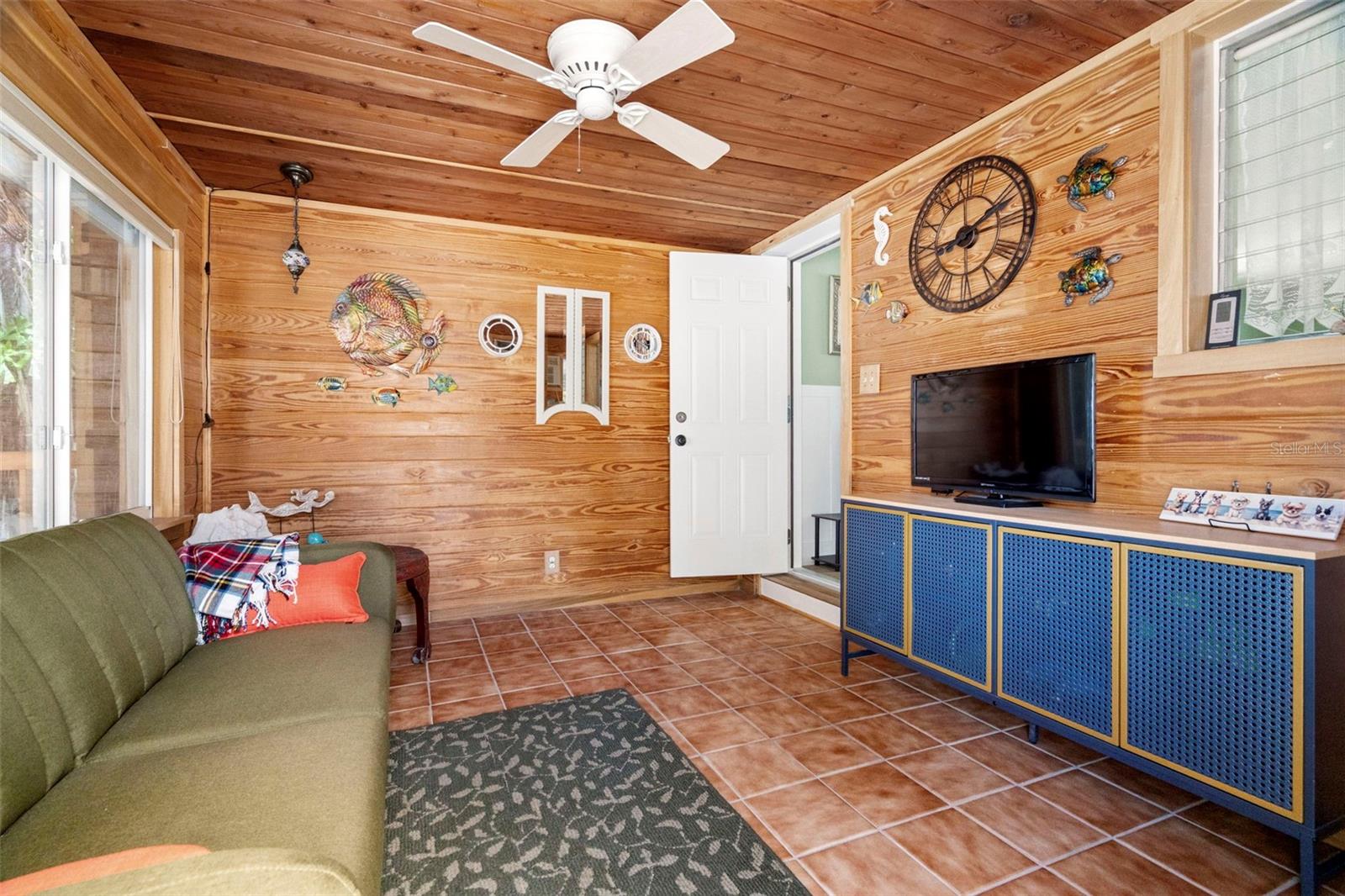 Image 19 of 30 For 46 Kipling Plaza