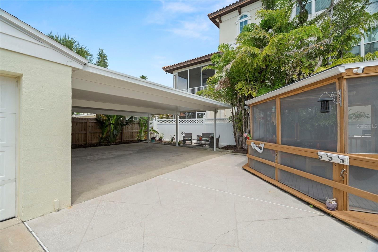 Image 23 of 30 For 46 Kipling Plaza