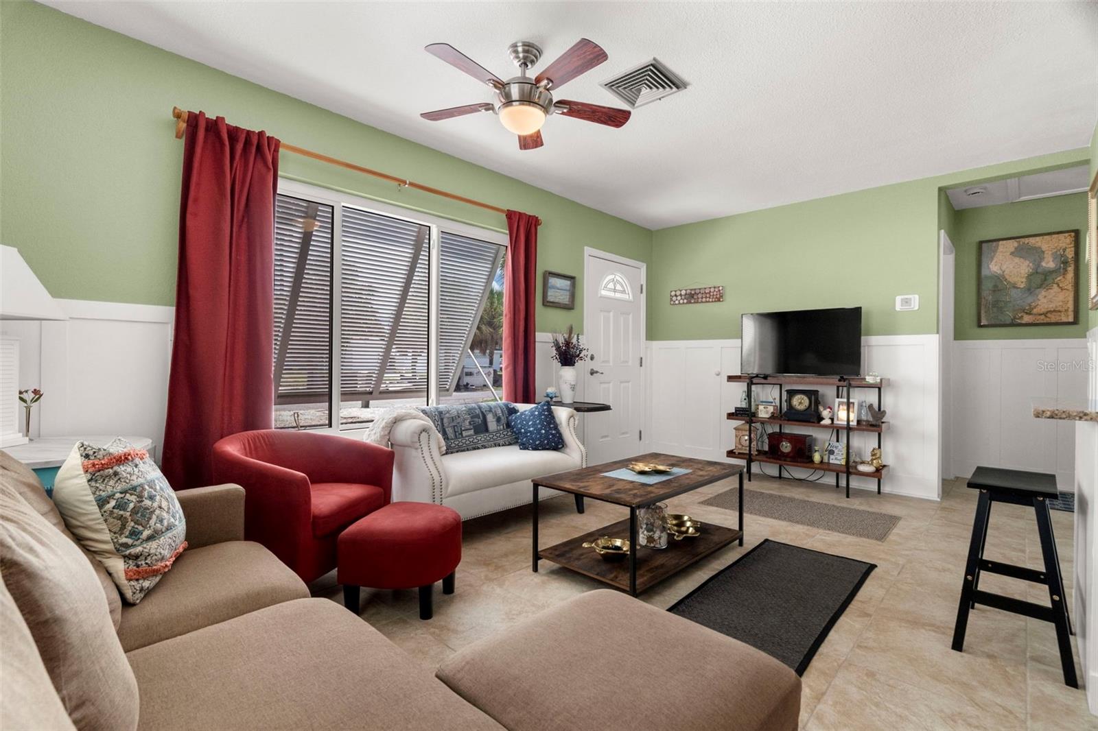 Image 5 of 30 For 46 Kipling Plaza