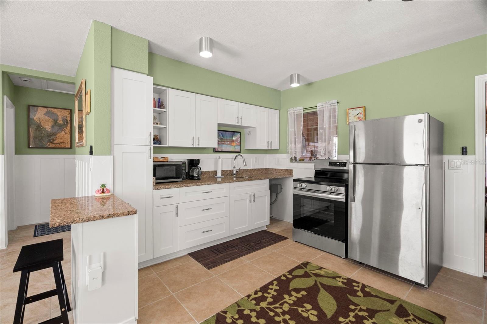 Image 6 of 30 For 46 Kipling Plaza