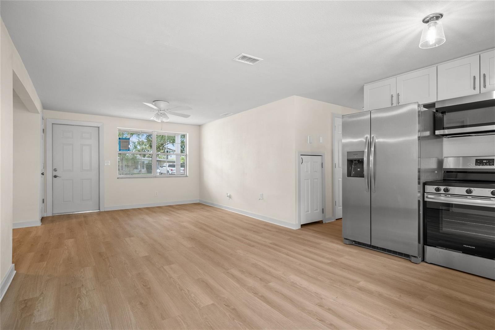 Image 12 of 30 For 9049 Orchid Dr