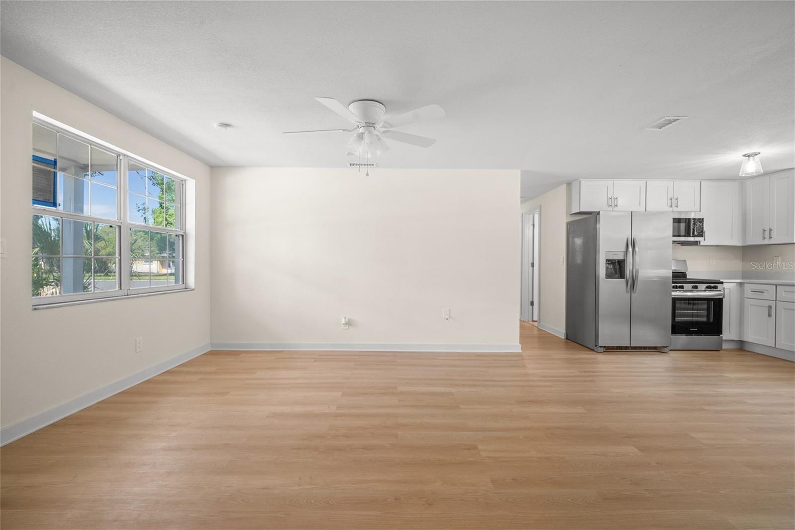 Image 18 of 30 For 9049 Orchid Dr