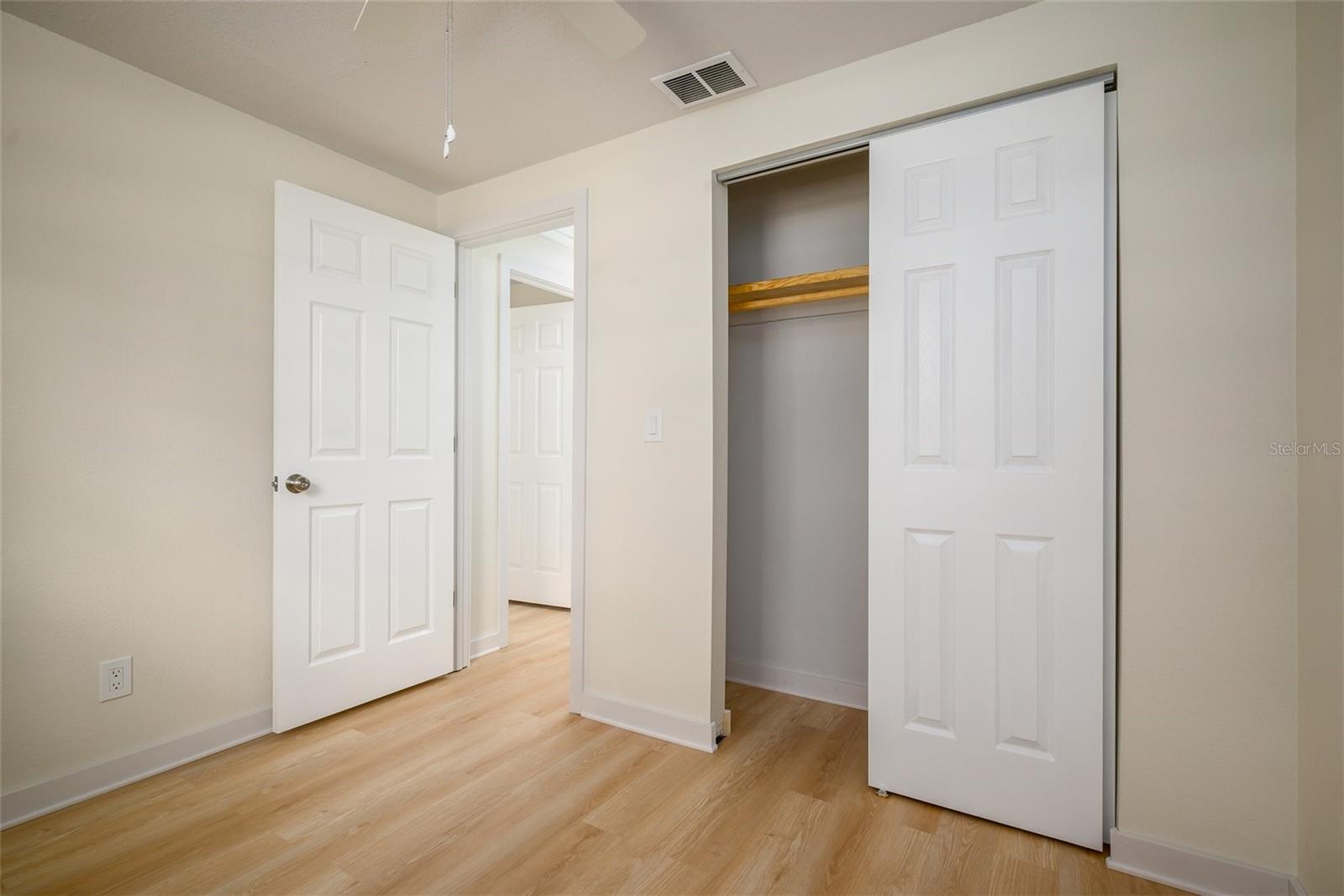 Image 22 of 30 For 9049 Orchid Dr