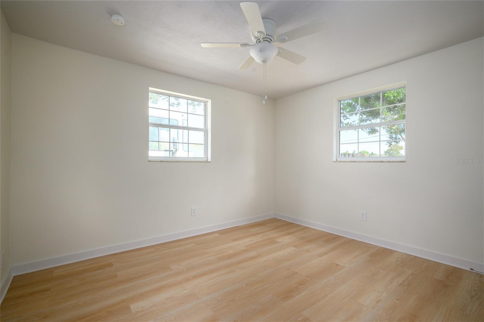 Image 25 of 30 For 9049 Orchid Dr