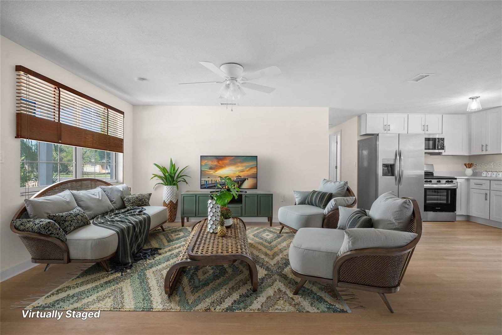 Image 3 of 30 For 9049 Orchid Dr