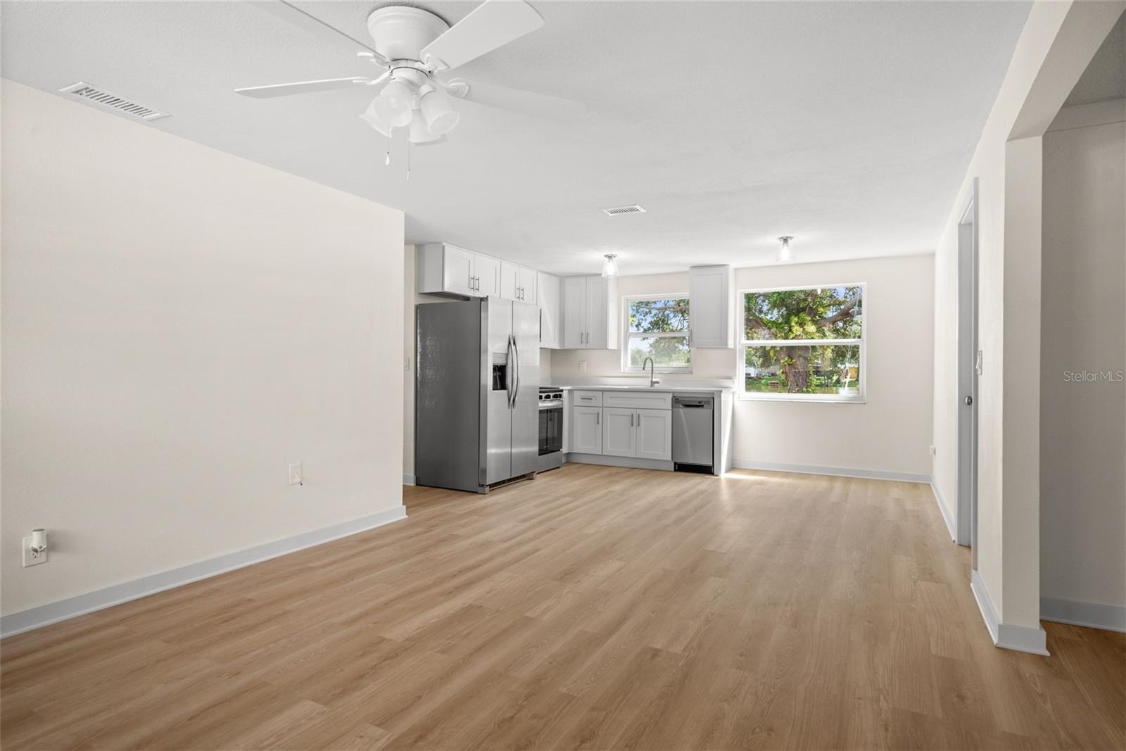 Image 9 of 30 For 9049 Orchid Dr