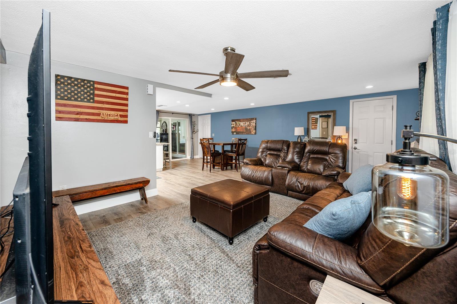 Image 10 of 37 For 7850 Raintree Drive