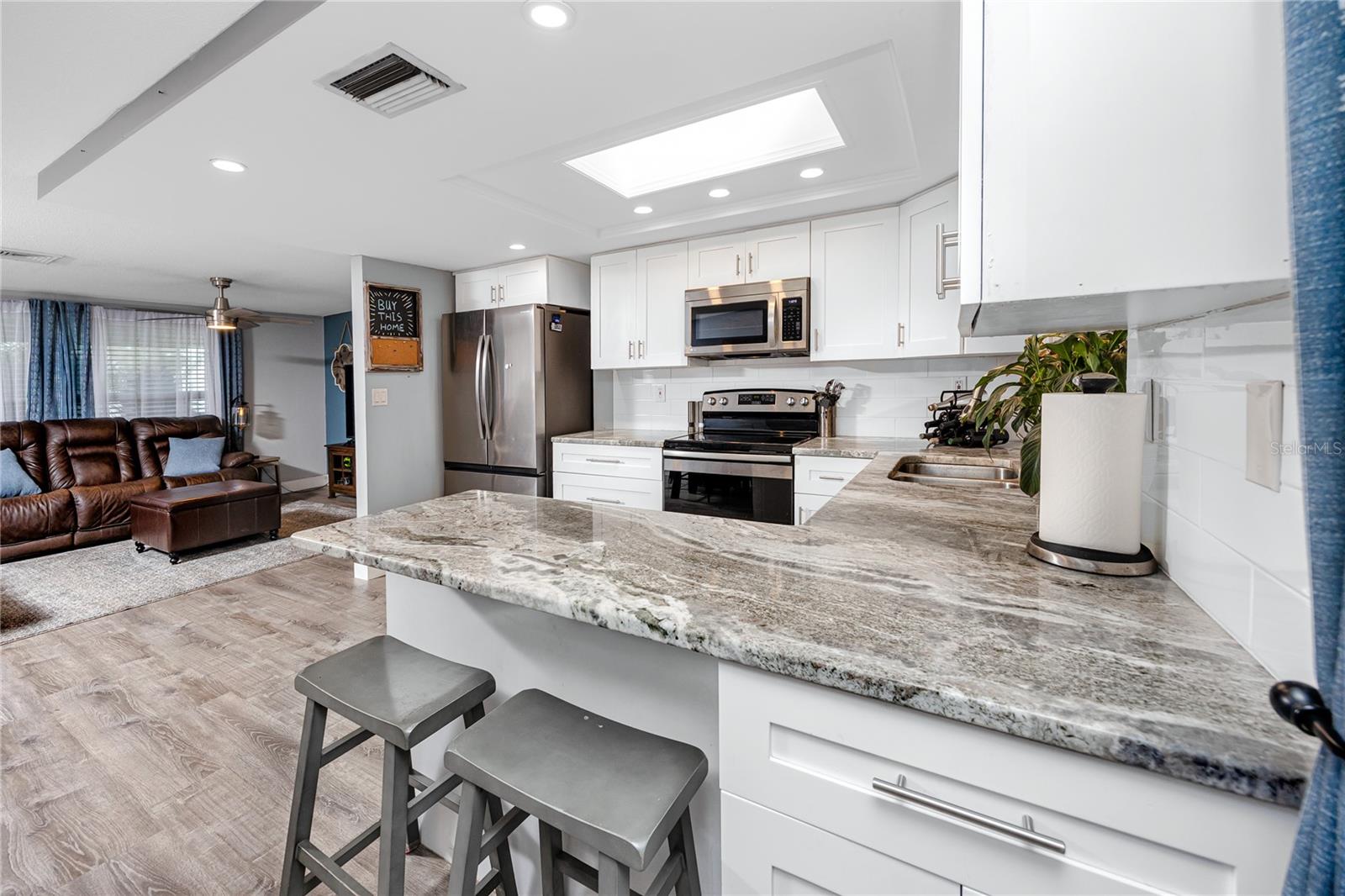 Image 13 of 37 For 7850 Raintree Drive