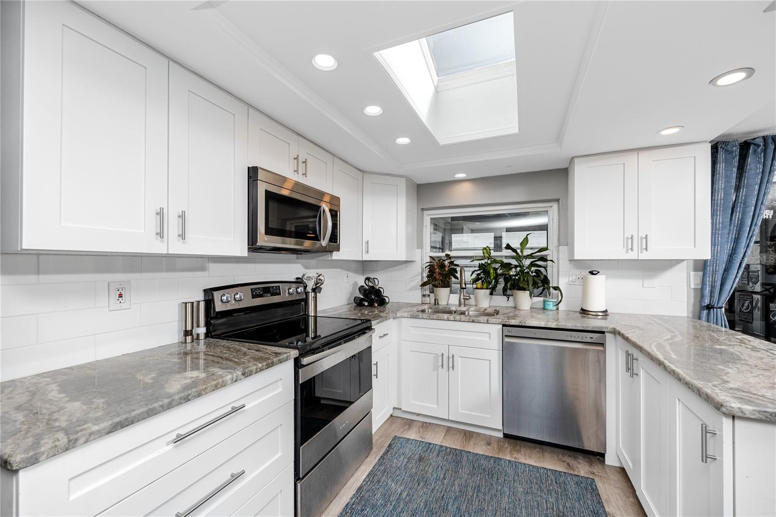 Image 15 of 37 For 7850 Raintree Drive