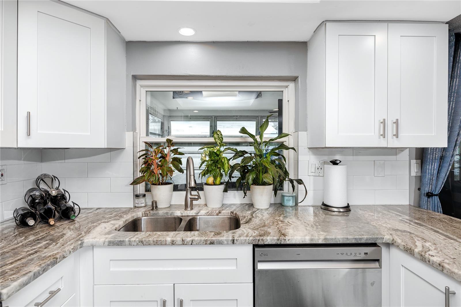 Image 16 of 37 For 7850 Raintree Drive