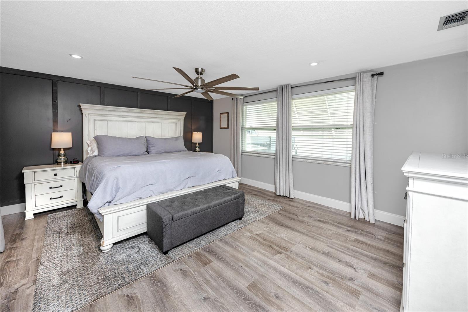 Image 18 of 37 For 7850 Raintree Drive