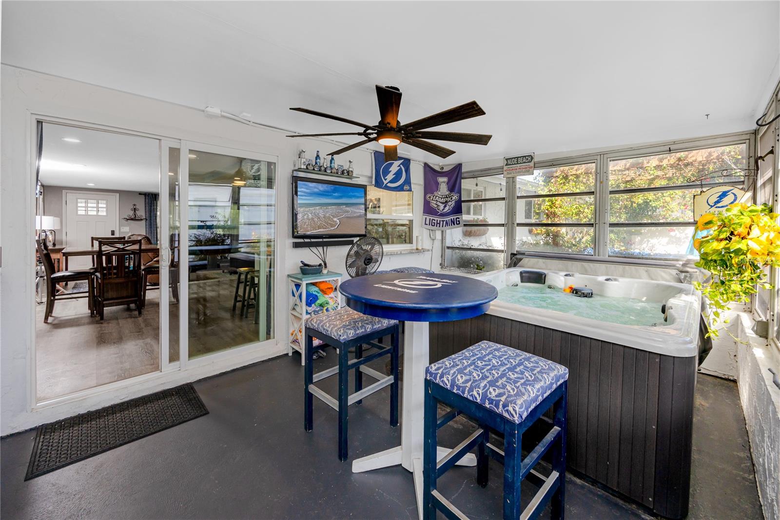 Image 26 of 37 For 7850 Raintree Drive