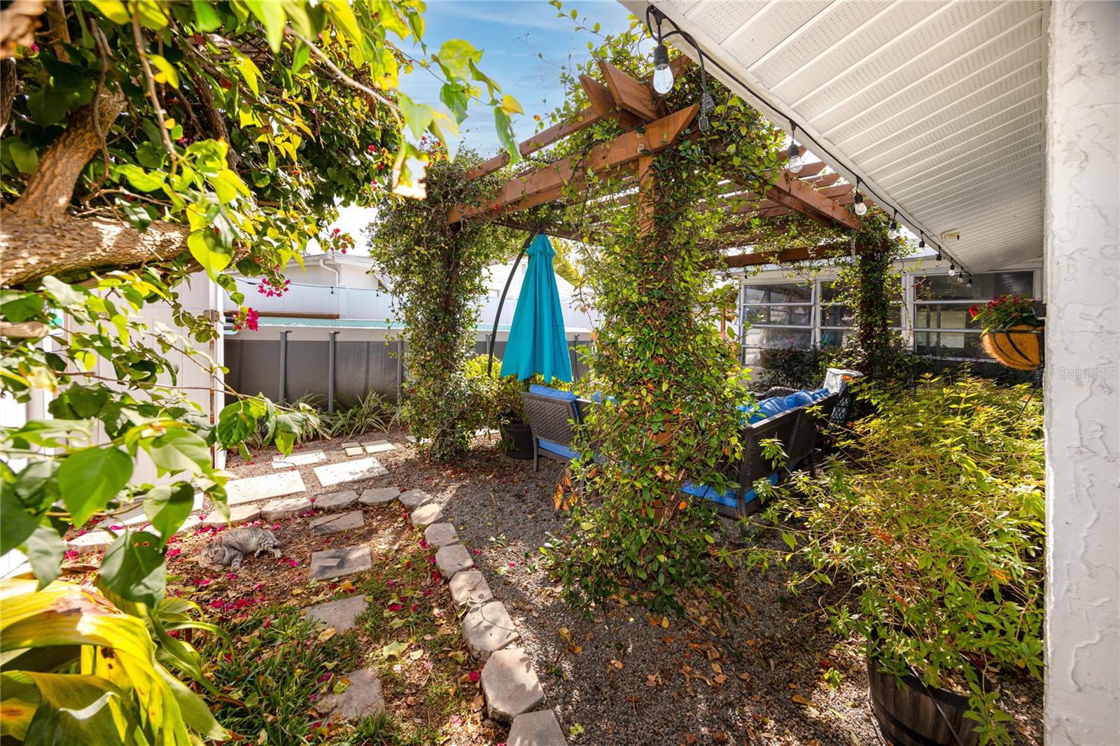 Image 31 of 37 For 7850 Raintree Drive