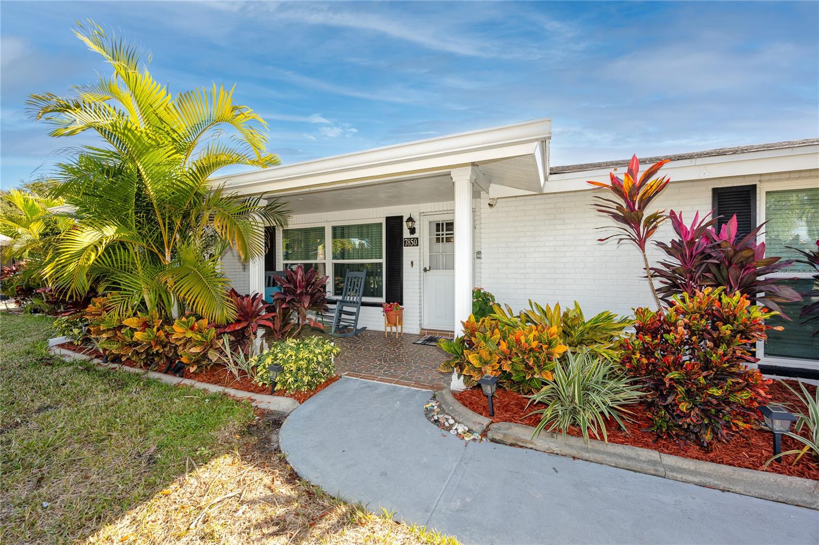 Image 5 of 37 For 7850 Raintree Drive