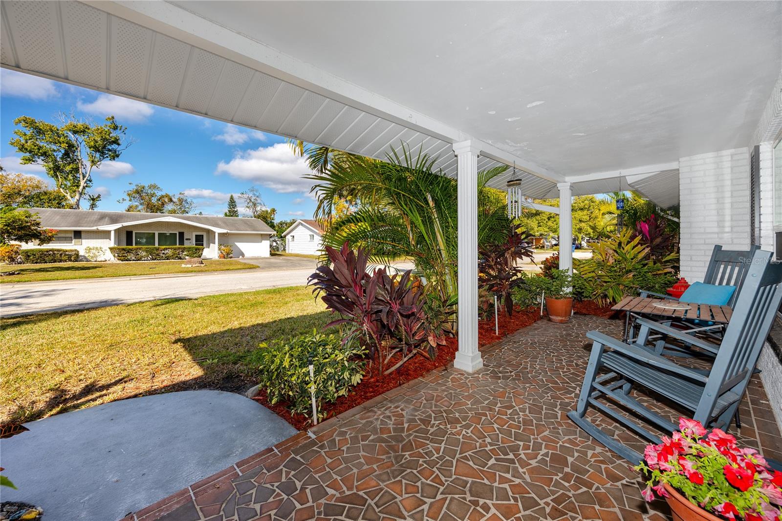 Image 7 of 37 For 7850 Raintree Drive