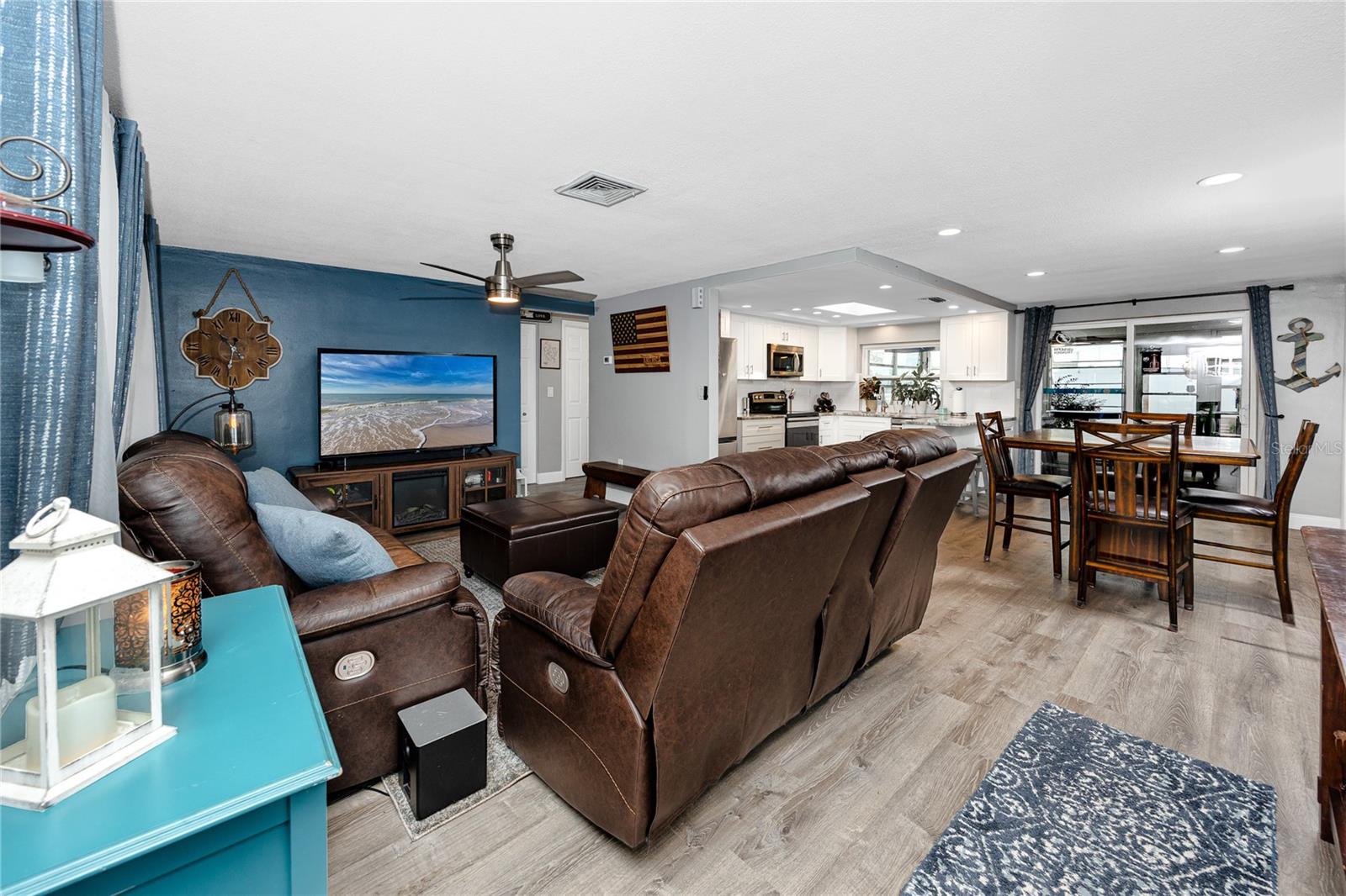 Image 8 of 37 For 7850 Raintree Drive