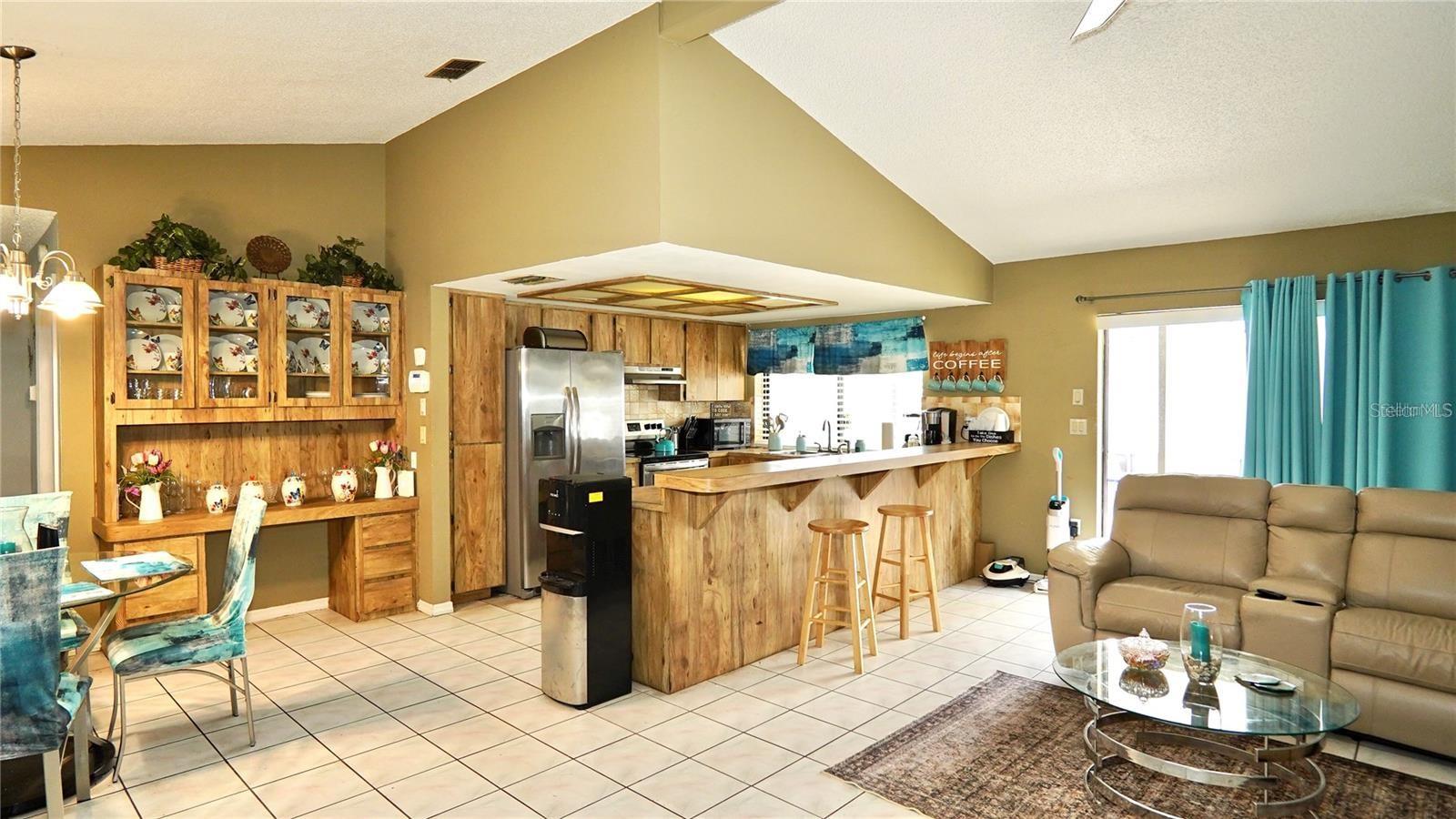 Listing photo id 18 for 10440 Laval Street