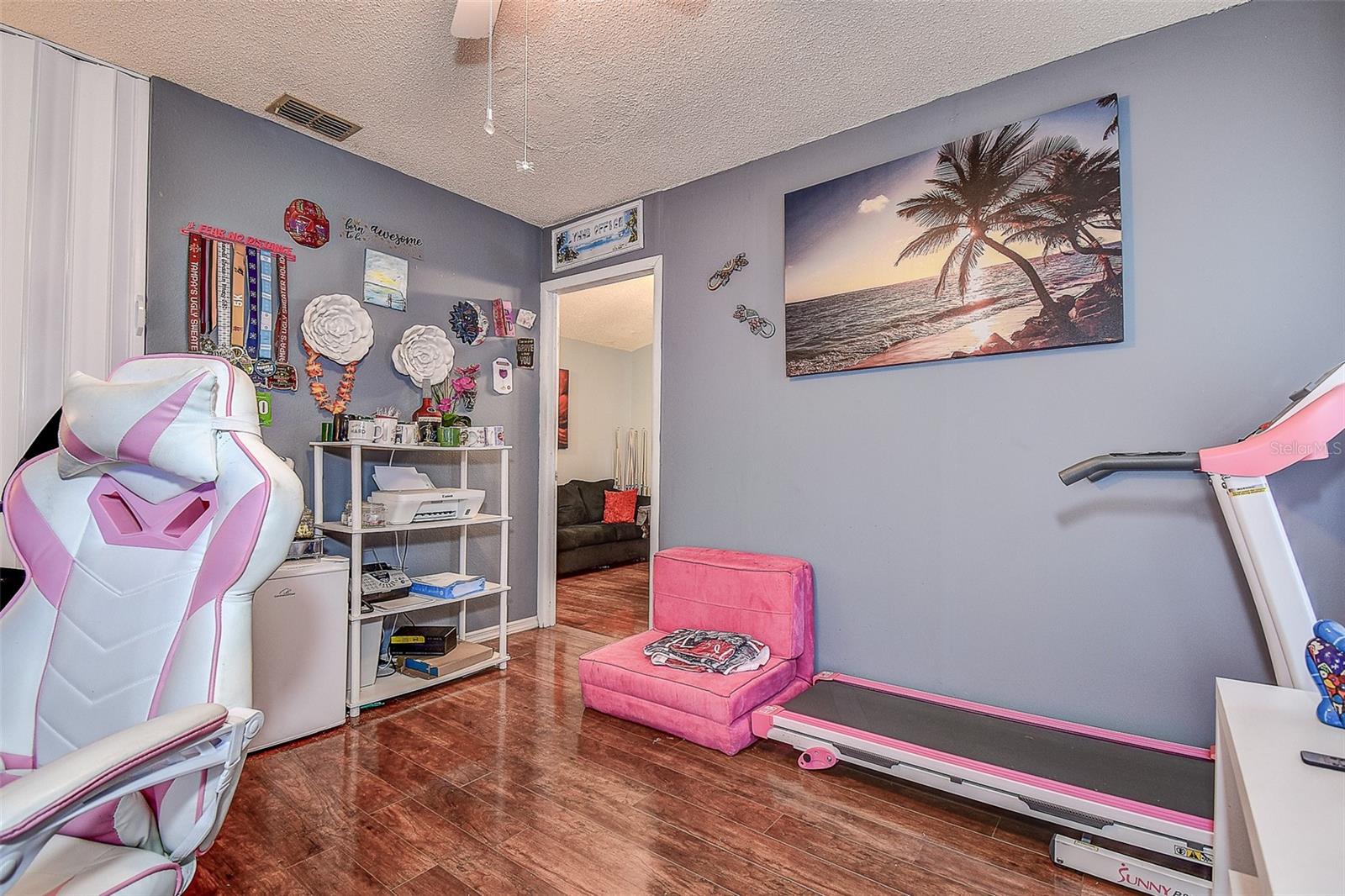 Listing photo id 38 for 10440 Laval Street