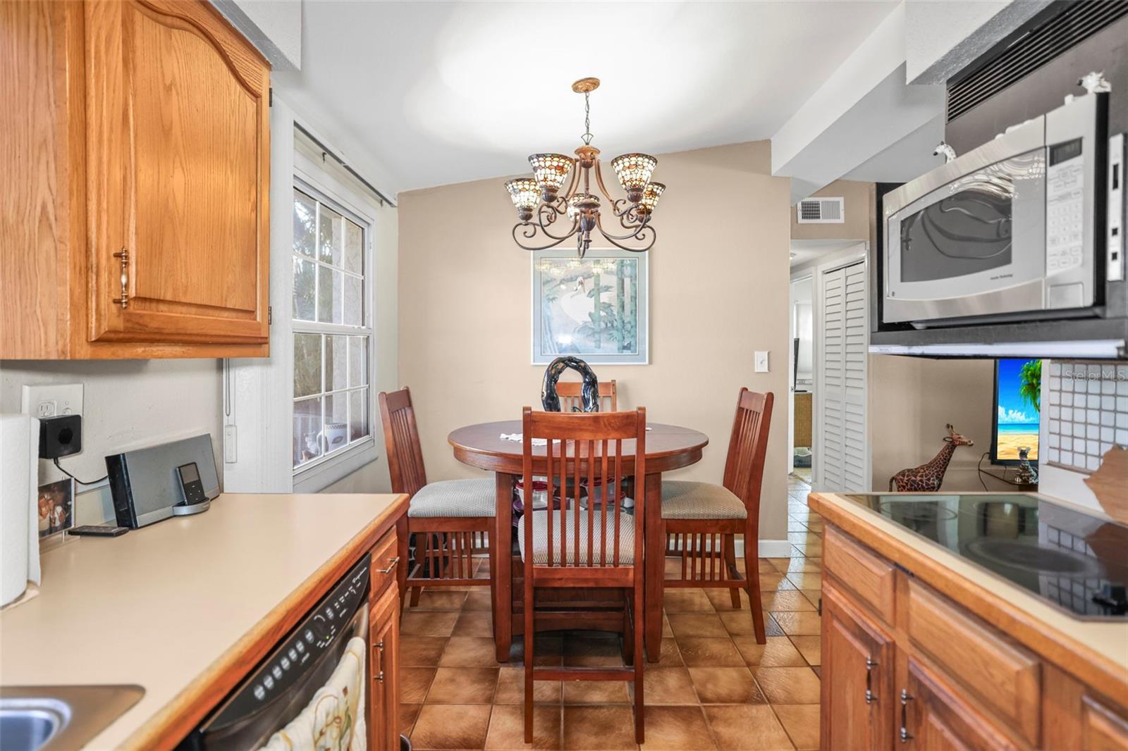 Image 10 of 36 For 401 Davison Avenue Ne