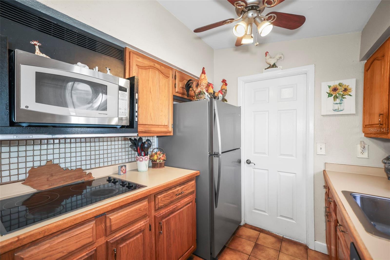 Image 11 of 36 For 401 Davison Avenue Ne