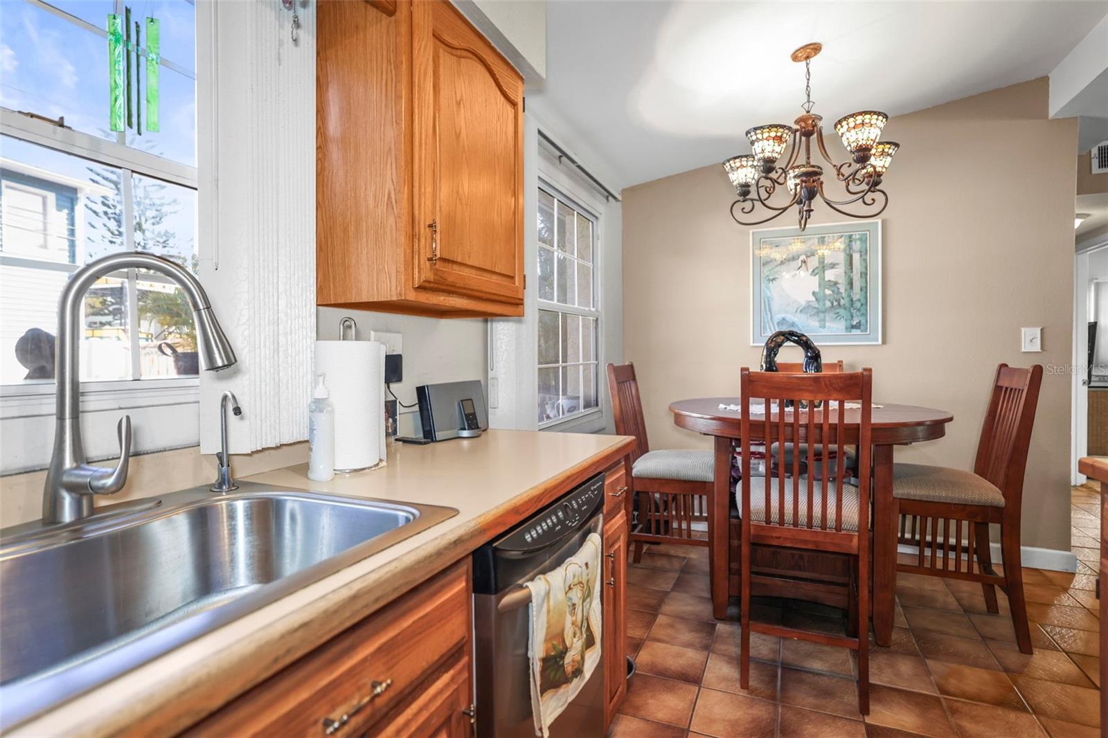 Image 12 of 36 For 401 Davison Avenue Ne