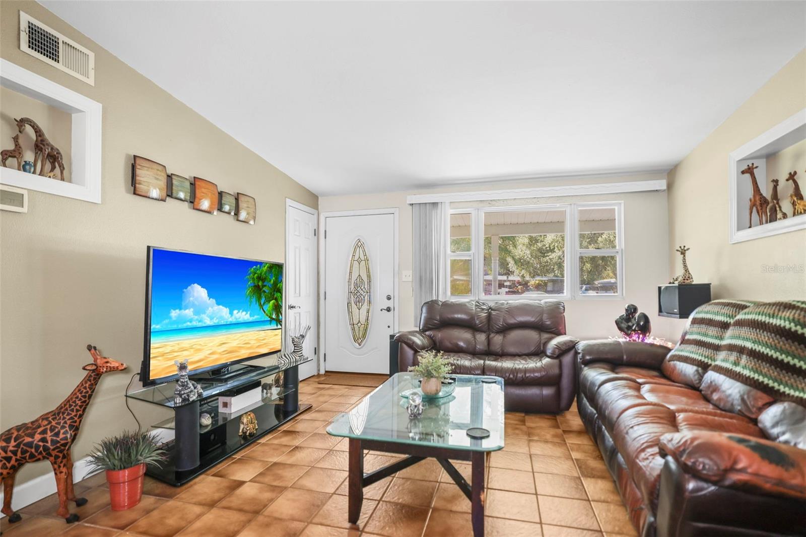 Image 16 of 36 For 401 Davison Avenue Ne