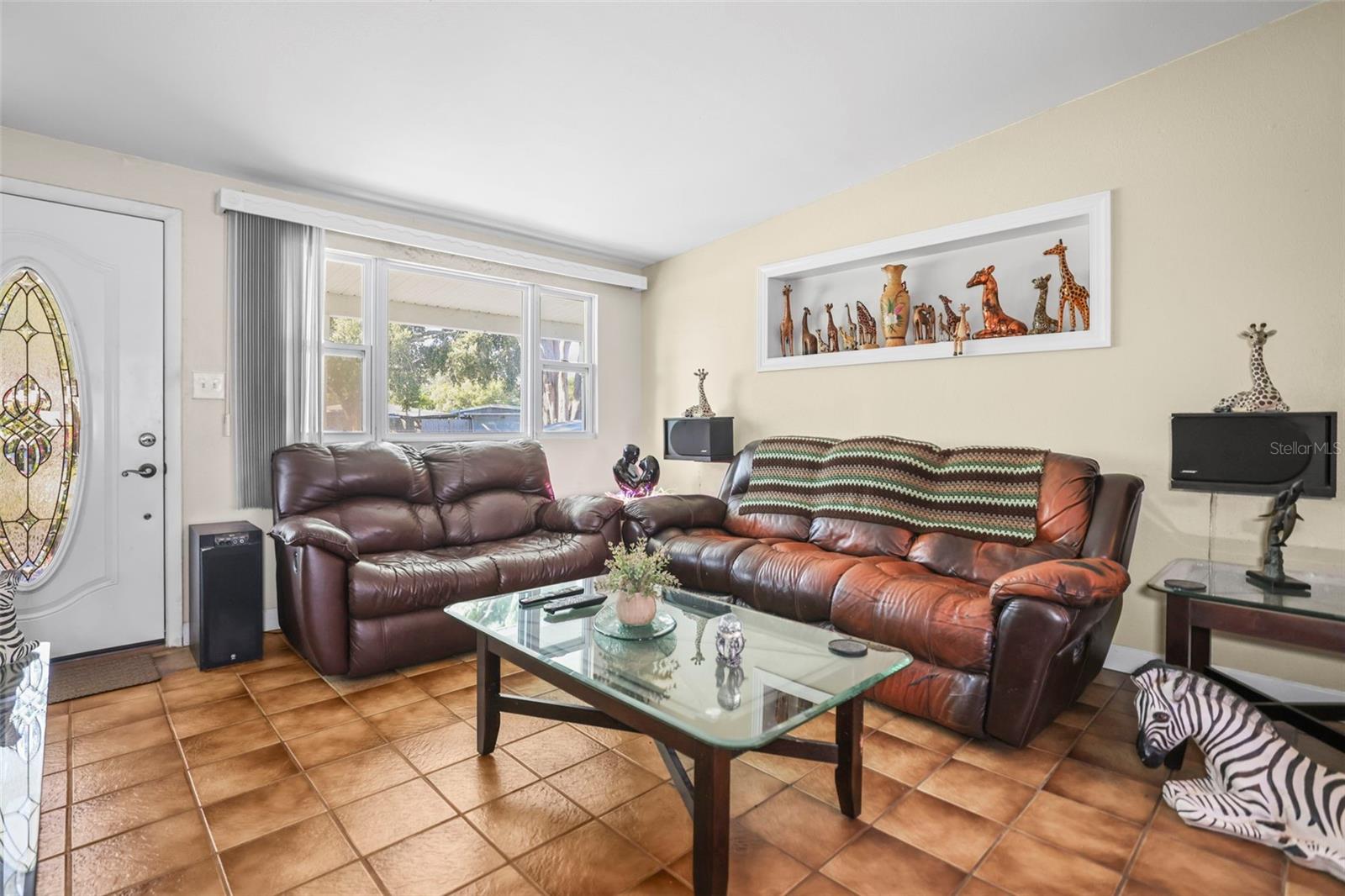 Image 17 of 36 For 401 Davison Avenue Ne