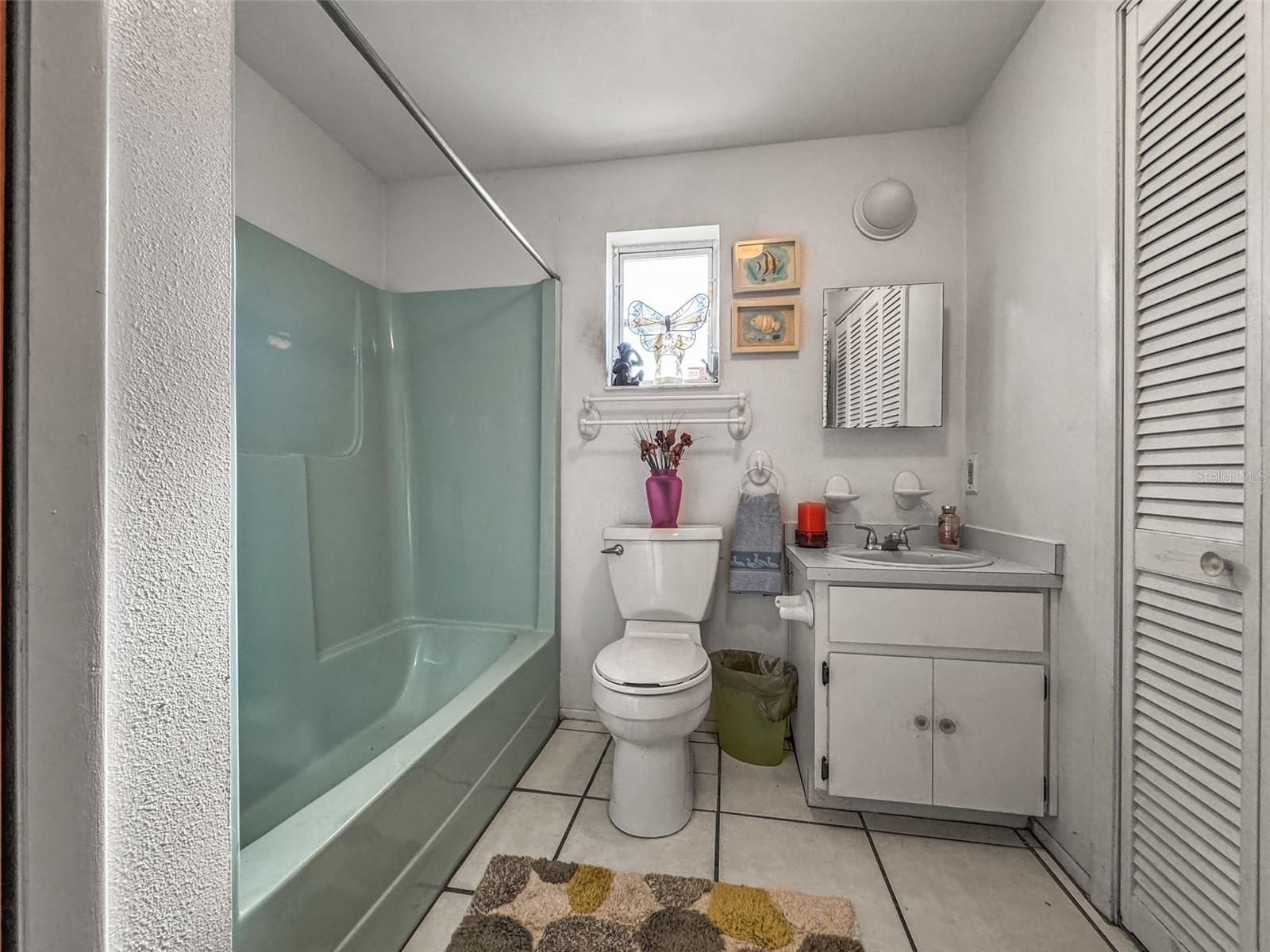 Image 21 of 36 For 401 Davison Avenue Ne