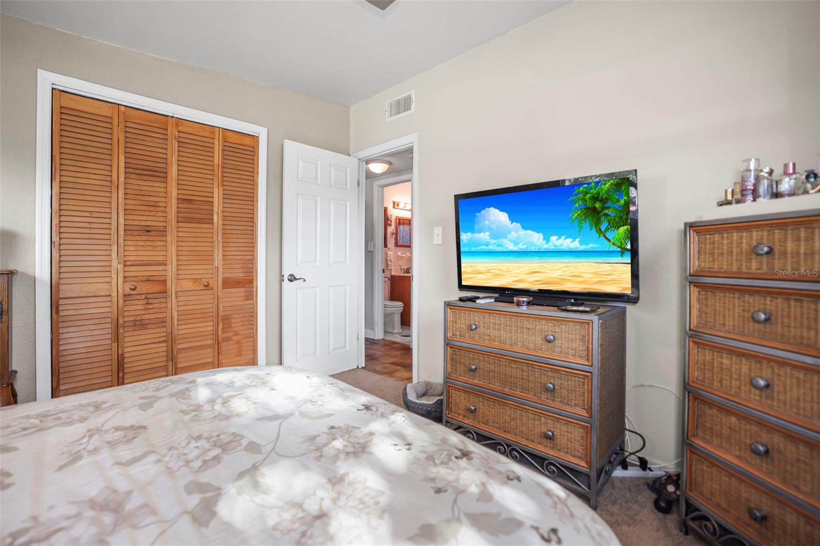 Image 23 of 36 For 401 Davison Avenue Ne