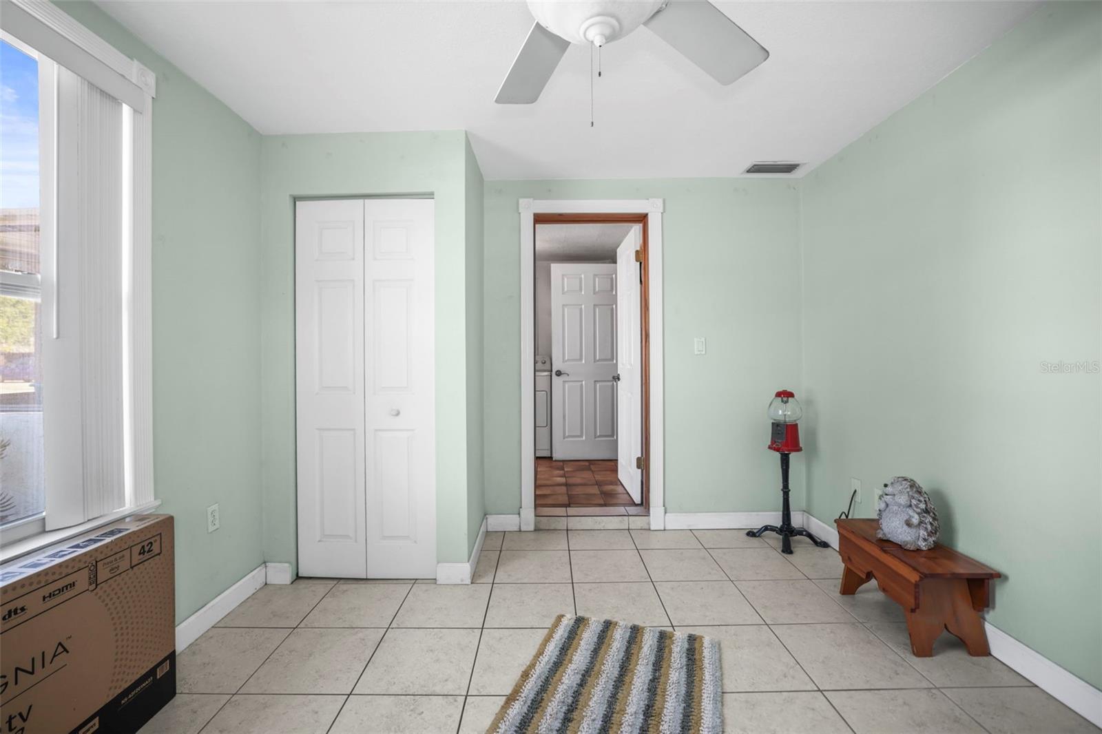 Image 25 of 36 For 401 Davison Avenue Ne