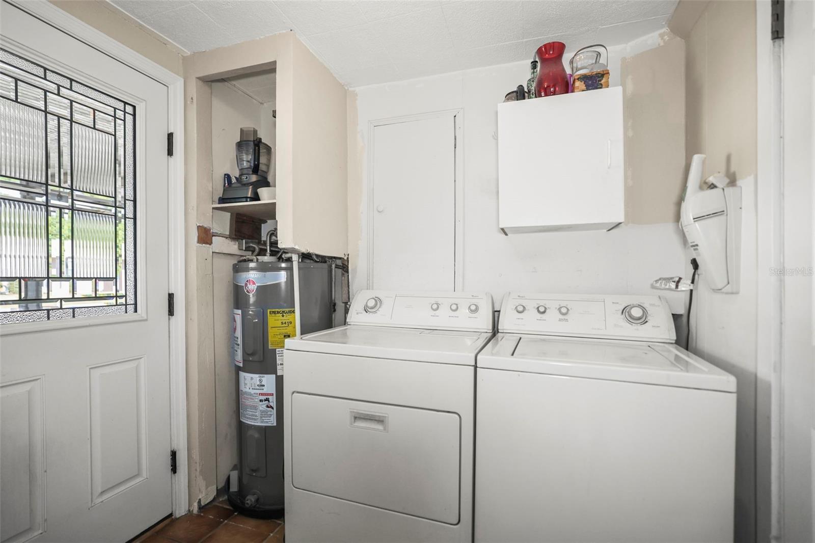 Image 28 of 36 For 401 Davison Avenue Ne