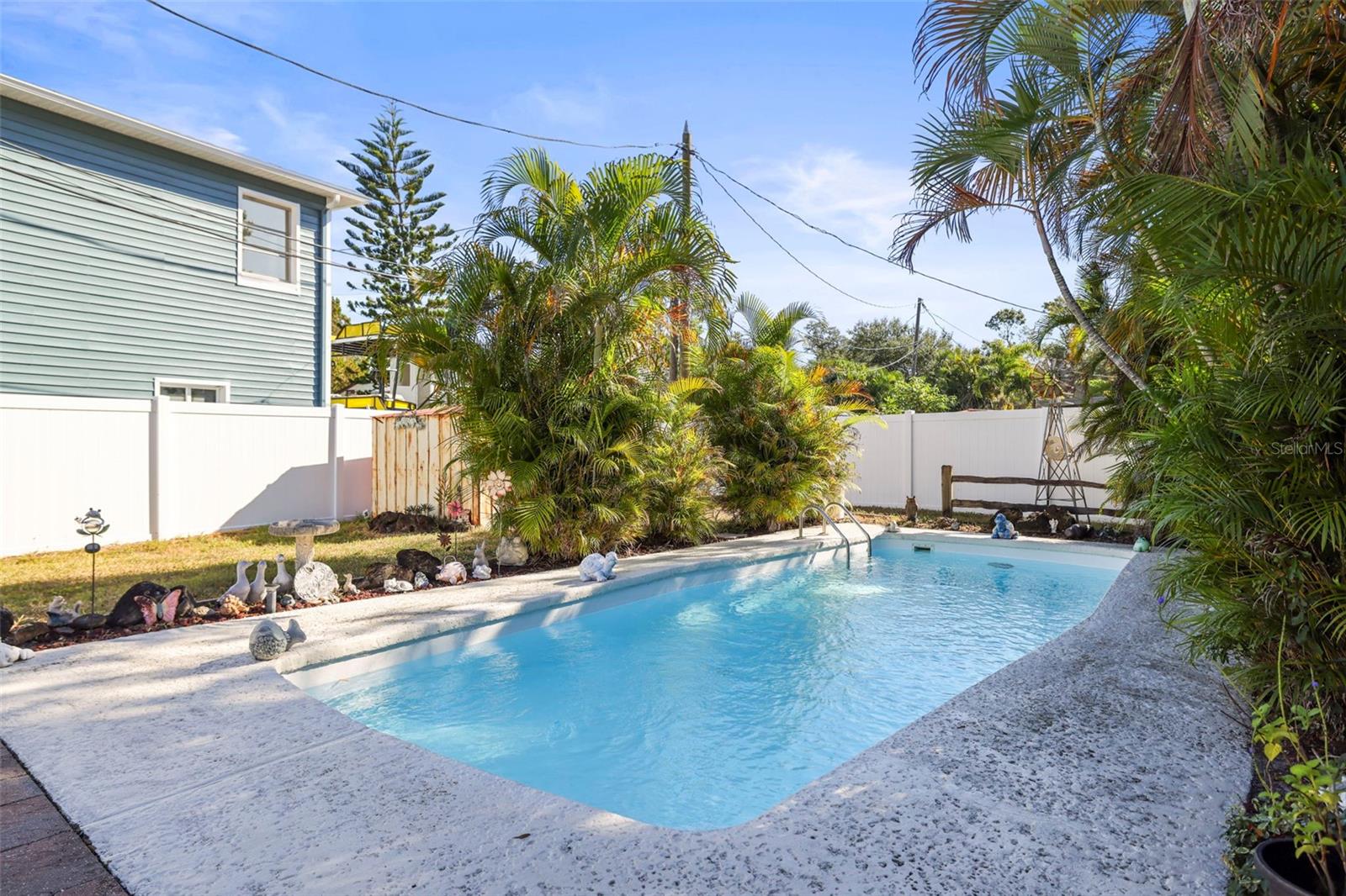 Image 30 of 36 For 401 Davison Avenue Ne