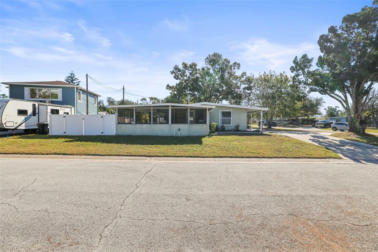 Image 35 of 36 For 401 Davison Avenue Ne