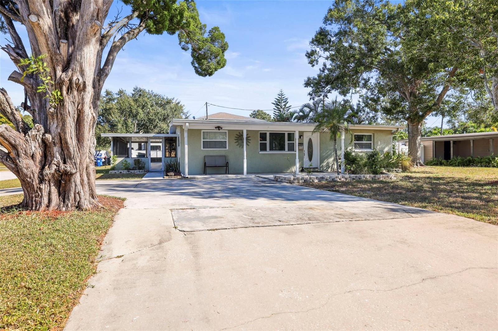 Image 5 of 36 For 401 Davison Avenue Ne