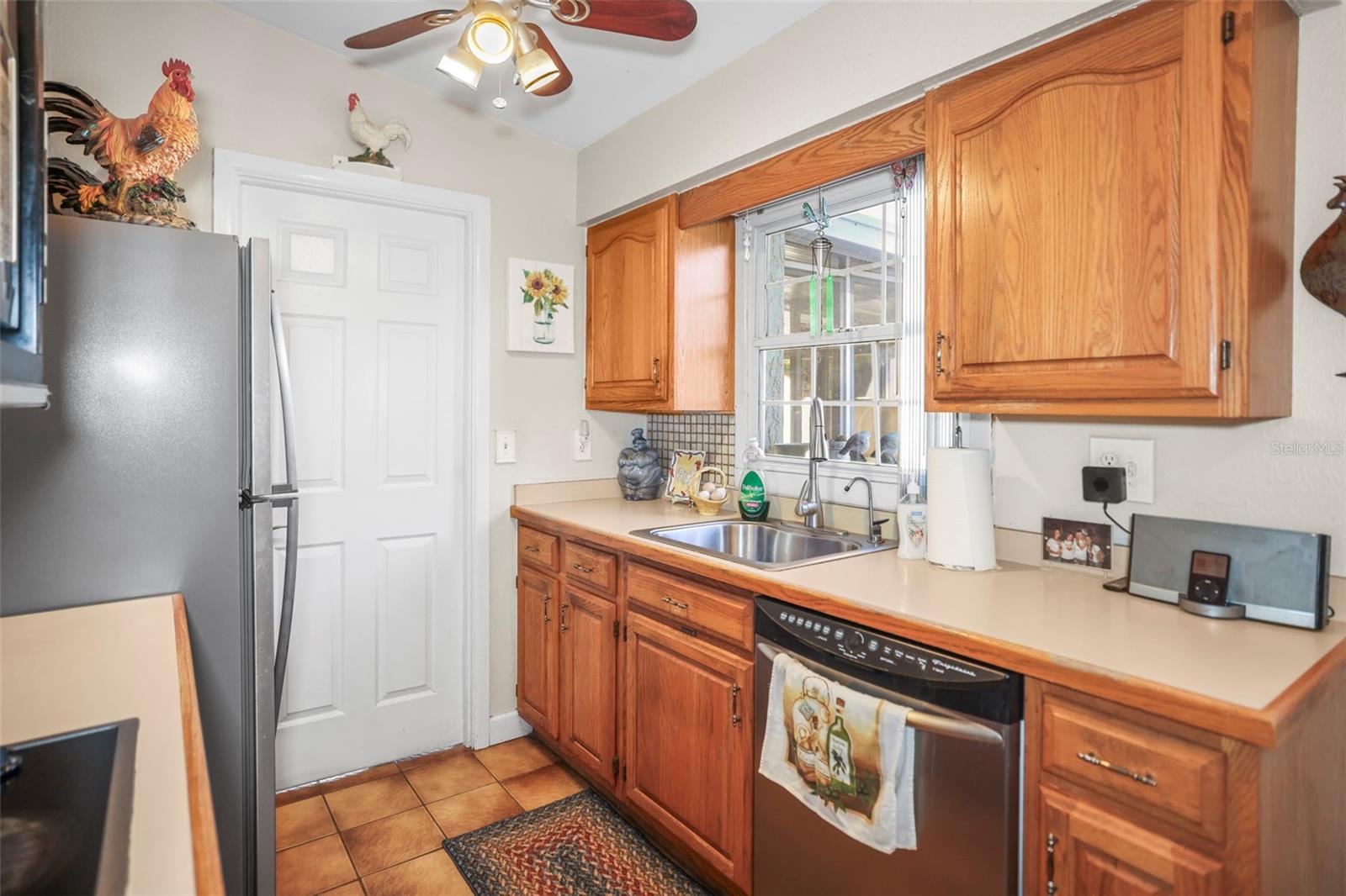 Image 7 of 36 For 401 Davison Avenue Ne