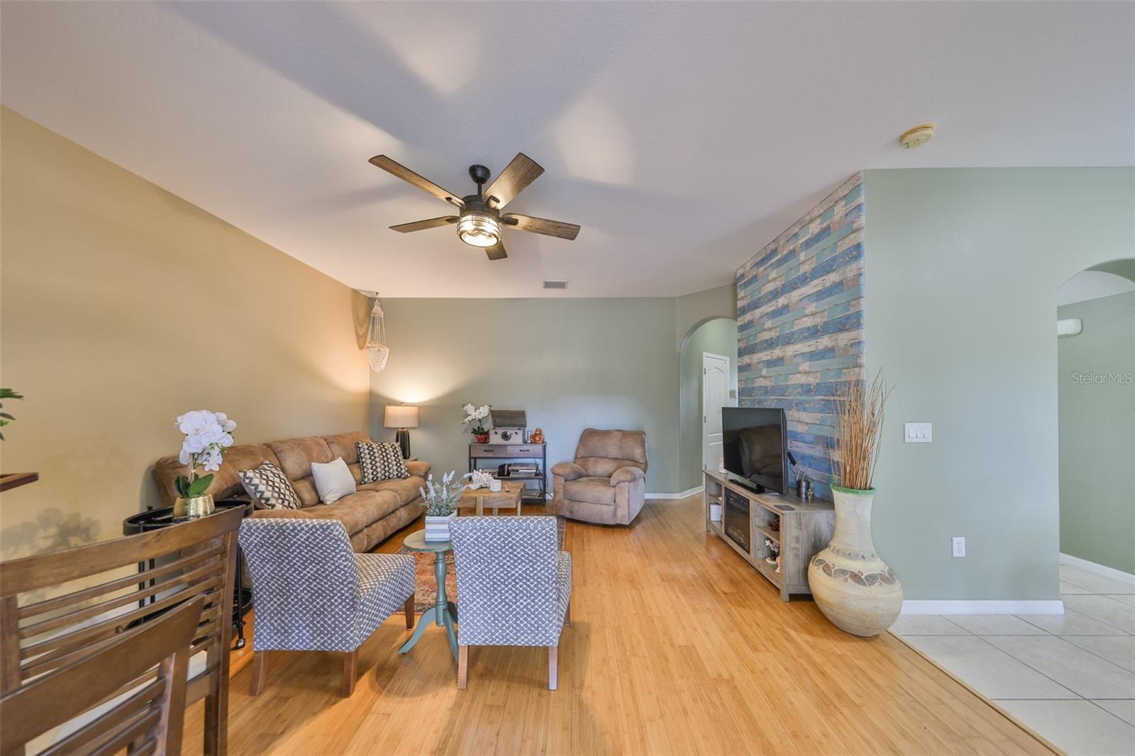 Image 19 of 57 For 13914 Chalk Hill Place